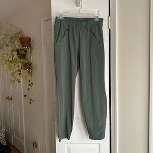 Athleta Pants Women’s Olive Green Straight Leg Pockets Elastic Waist Size 6 Gym